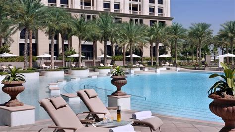 palazzo versace la piscina|la piscina versace dubai.